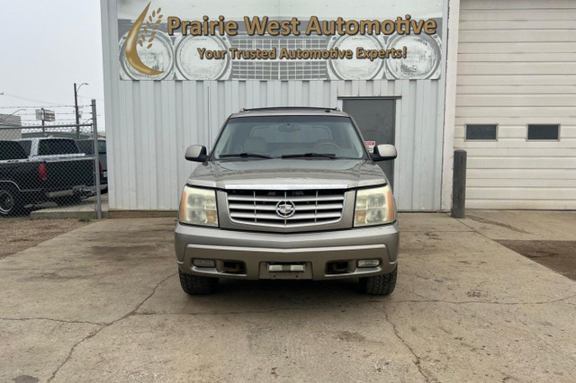 2002 Cadillac Escalade ext AWD in Cars & Trucks in Saskatoon - Image 3