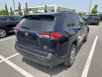 PRIX ET QUALITÉ IMBATTABLE venez découvrir notre TOYOTA RAV4 2023 XLE AWD ÉCRAN CARPLAY SIÈGES/VOLAN... (image 3)
