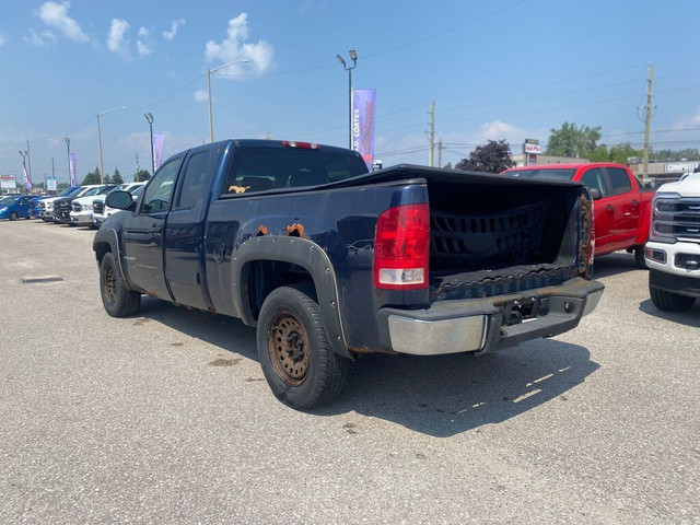 2007 GMC Sierra 1500 Work Truck Extended Cab in Cars & Trucks in Barrie - Image 2