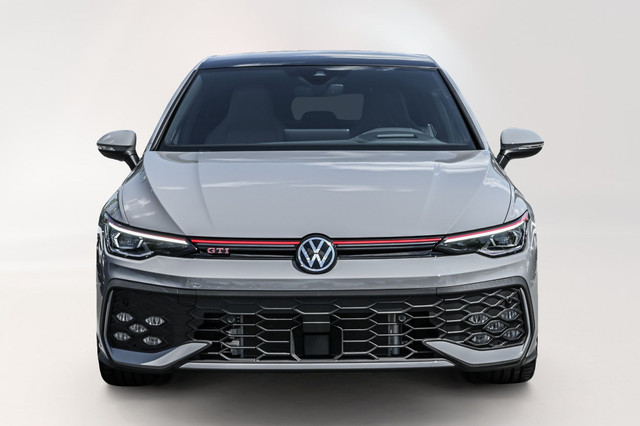 2025 Volkswagen Golf GTI Autobahn | Ensemble Cuir | Toit pano Lo in Cars & Trucks in Longueuil / South Shore - Image 2