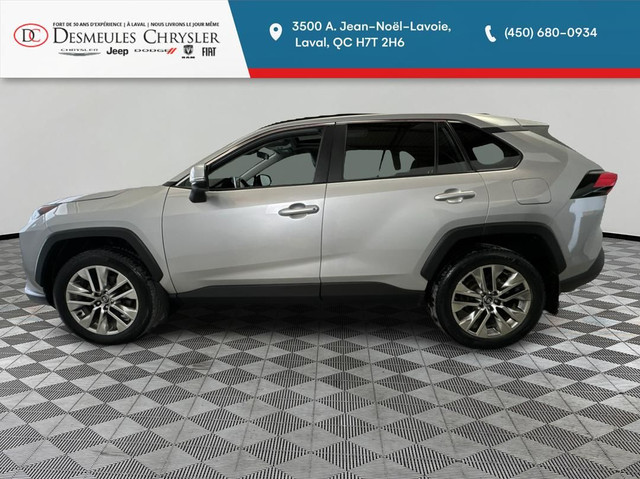 2019 Toyota RAV-4 XLE AWD Toit ouvrant A/c Camera recul Navigati in Cars & Trucks in Laval / North Shore - Image 2