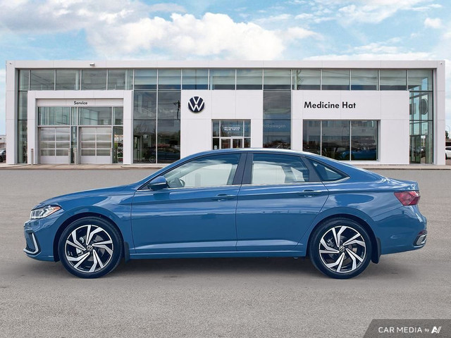 2025 Volkswagen Jetta Highline in Cars & Trucks in Medicine Hat - Image 4