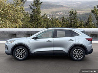 This Ford Escape has a strong Gas/Electric I-4 2.5 L/152 engine powering this Variable transmission.... (image 1)