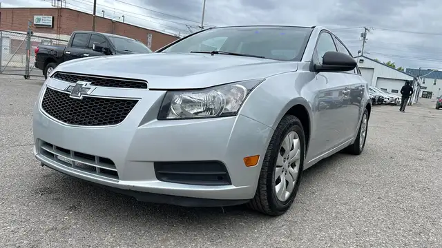 2014 Chevrolet Cruze 4dr Sdn 2LS in Cars & Trucks in Calgary - Image 7