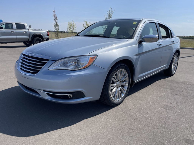 2012 Chrysler 200 Limited in Cars & Trucks in Calgary - Image 4