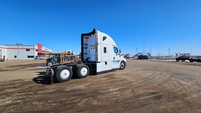 2025 FREIGHTLINER Cascadia in Heavy Trucks in Saskatoon - Image 3