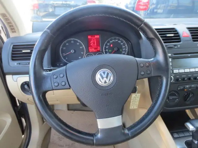 2008 Volkswagen Jetta Comfortline 2.5L w/ Htd Lthr/Sunroof in Cars & Trucks in Edmonton - Image 15