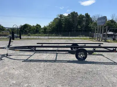 In Stock - 2023 Karavan Pontoon Trailer. Perfect for any pontoon 18-20 FT and up to 2700 LBS. Pontoo...