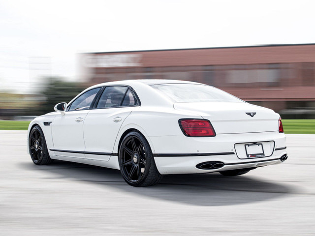 2022 Bentley Flying Spur V8|IMMACULATE CONDITION|RED INT|STRAIGH in Cars & Trucks in City of Toronto - Image 4