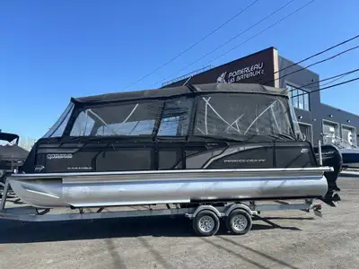 QJT48016L718 Naviguez avec style à bord de ce Princecraft Quorum 25 RL usagé, un ponton haut de gamm...