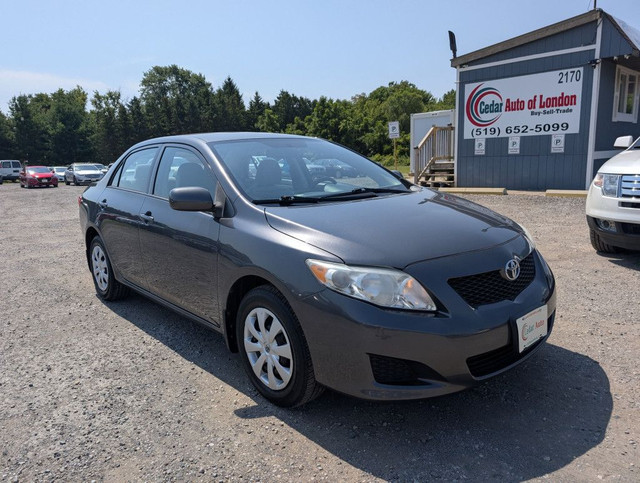 2010 Toyota Corolla Base 4dr Sedan Manual in Cars & Trucks in London - Image 4