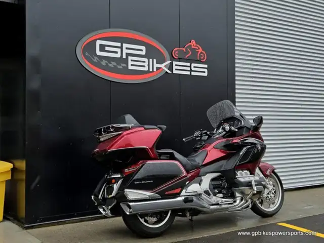 2018 Honda Gold Wing Tour DCT Airbag in Street, Cruisers & Choppers in Oshawa / Durham Region - Image 4