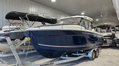 This boat is equipped with the legend blue hull, trim level premiere, Garmin electronic pack upgrade...