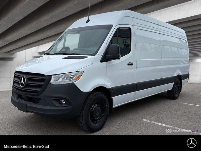 2025 Mercedes-Benz Sprinter 2500 170 Wheelbase High Roof RWD in Cars & Trucks in Longueuil / South Shore