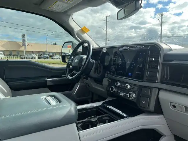 2023 Ford Super Duty F-350 SRW Limited CrewCab 160 | MoonRoof dans Autos et camions dans Ville d’Edmonton - Image 31