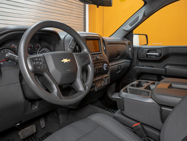 2023 Chevrolet Silverado 1500 CUSTOM CREW 4X4 *GR REMORQ* CARPLA in Cars & Trucks in Laurentides - Image 2