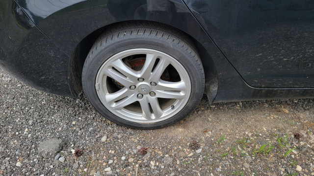 2015 Hyundai Elantra in Cars & Trucks in Kitchener / Waterloo - Image 4