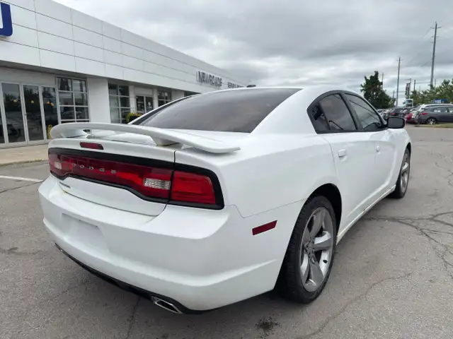 2013 Dodge Charger SXT CERTIFIED! in Cars & Trucks in Markham / York Region - Image 9