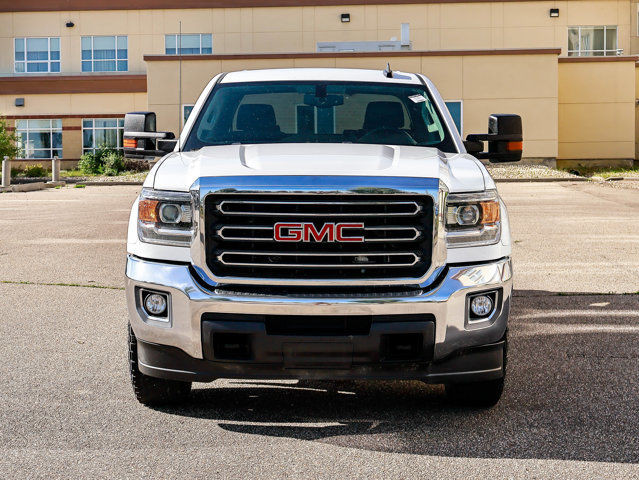 2017 GMC Sierra 2500HD SLE 6.0L in Cars & Trucks in Strathcona County - Image 3