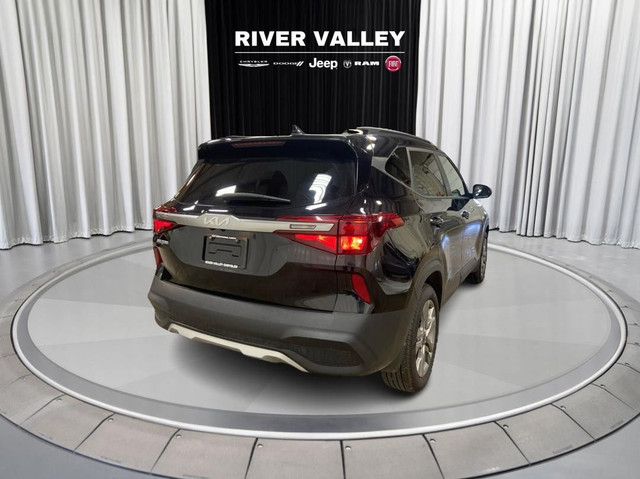 2023 Kia Seltos in Cars & Trucks in Strathcona County - Image 2
