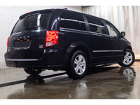 **ACCIDENT FREE - MECHANICALLY CERTIFIED** 143,679 KM This 2017 Dodge Grand Caravan Crew Plus is pow... (image 6)
