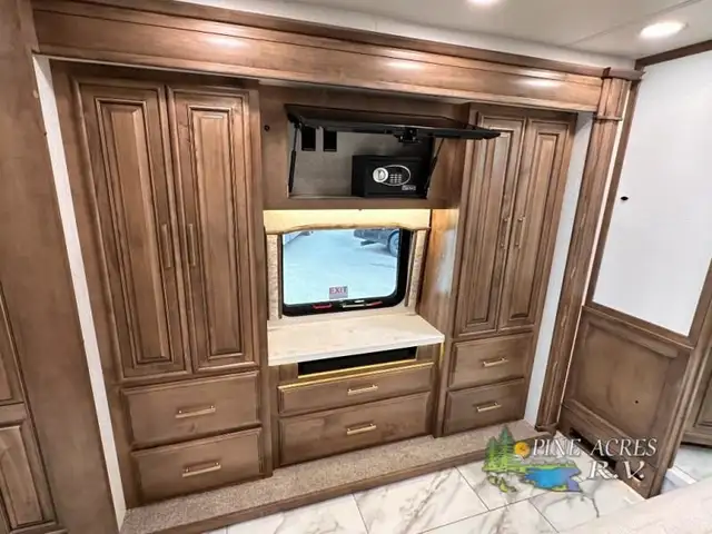 2023 Entegra Coach Cornerstone 45B 605 h.p. 26K Miles in RVs & Motorhomes in Moncton - Image 53