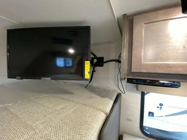 2025 Winnebago Minnie Winnie 26T in RVs & Motorhomes in Abbotsford - Image 28