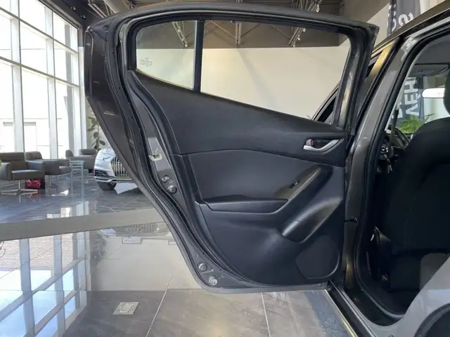 2014 Mazda Mazda3 GX-SKY in Cars & Trucks in City of Montréal - Image 25