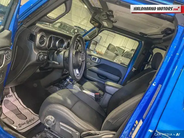 2023 Jeep Wrangler Sahara in Cars & Trucks in Hamilton - Image 17