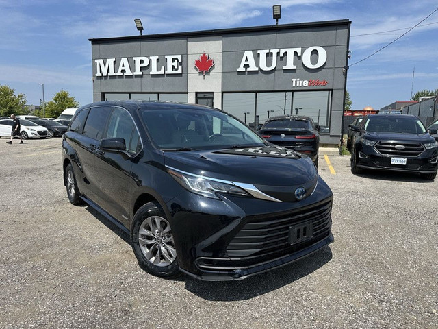 2021 Toyota Sienna LE HYBRID | LANE ASSIST in Cars & Trucks in London
