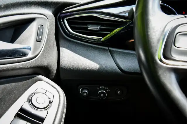 2022 Buick Encore GX Preferred • HEATED SEATS • REAR CAM • CP/AA in Cars & Trucks in Cornwall - Image 9