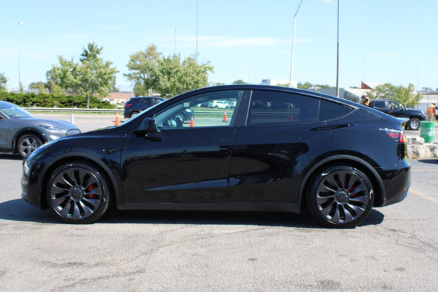 2022 Tesla Model Y in Cars & Trucks in Oakville / Halton Region - Image 4