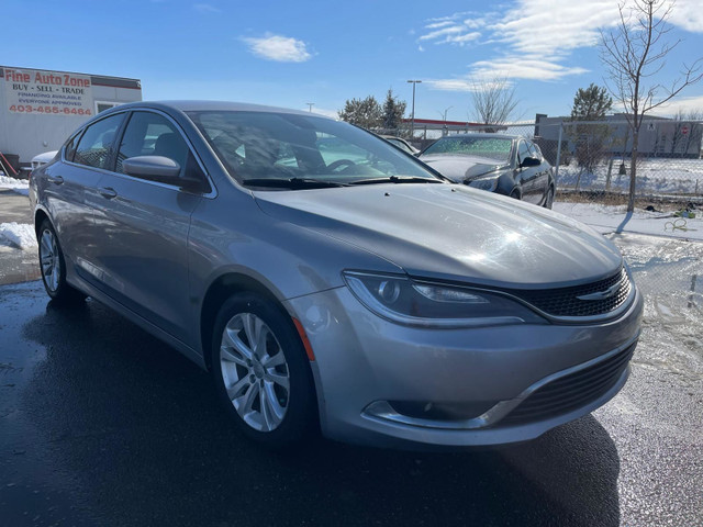 2015 Chrysler 200 LIMITED V6 :: LOW MILEAGE, NO REPORTED ACCIDEN in Cars & Trucks in Calgary - Image 3