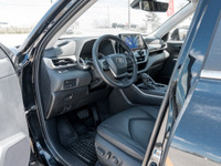 Recent Arrival!Leather, Sunroof, Priced to current Market Value, One Owner, Lane Departure Warning,... (image 4)