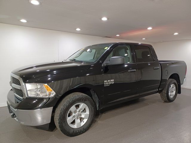 2022 Ram 1500 Classic SLT 4x4 | Nav | Park Assist | Box Liner in Cars & Trucks in Regina - Image 2