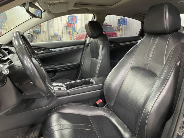 2018 Honda Civic Touring - CLEAN CarFax, Apple CarPlay / Android in Cars & Trucks in Winnipeg - Image 3