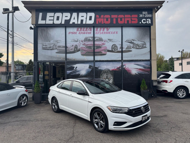 2019 VOLKSWAGEN JETTA R-Line, Camera, Sunroof, Leather, Manual T in Cars & Trucks in Mississauga / Peel Region