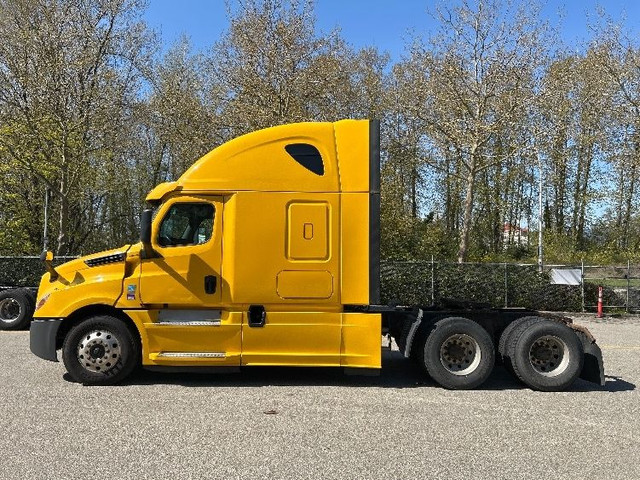 2019 Freightliner T12664ST in Heavy Trucks in Delta/Surrey/Langley - Image 4