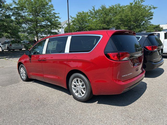 2025 Chrysler Voyager LX in Cars & Trucks in City of Toronto - Image 3