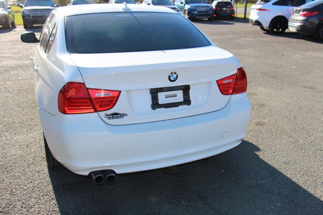 2011 BMW 328 i XDRIVE in Cars & Trucks in Saint-Hyacinthe - Image 4