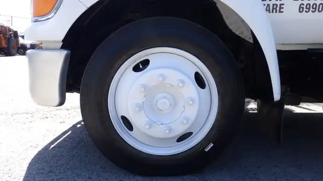 2006 Ford F650 16 Foot Flat Deck in Cars & Trucks in Delta/Surrey/Langley - Image 72
