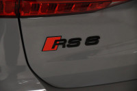 Traction intégrale Audi quattro avec V8 4.0T Audi Sport de 591 chevaux / Apple Carplay + Android Aut... (image 8)