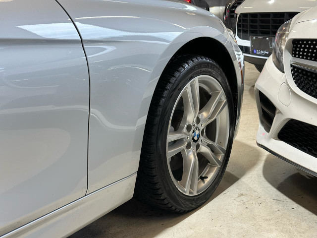  2018 BMW 330i M SPORT|NAV|BACKUP CAM|BLINDSPOT|CLEAN CARFAX| in Cars & Trucks in Oakville / Halton Region - Image 3