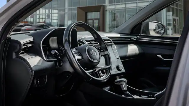 2022 Hyundai Tucson Preferred AWD | Heated Steering Wheel dans Autos et camions dans Guelph - Image 9