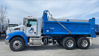 Appelez // Call Guillaume 514-404-6940 Camion roll-off 10 roues // two axle roll-off truck Kenworth... (image 2)