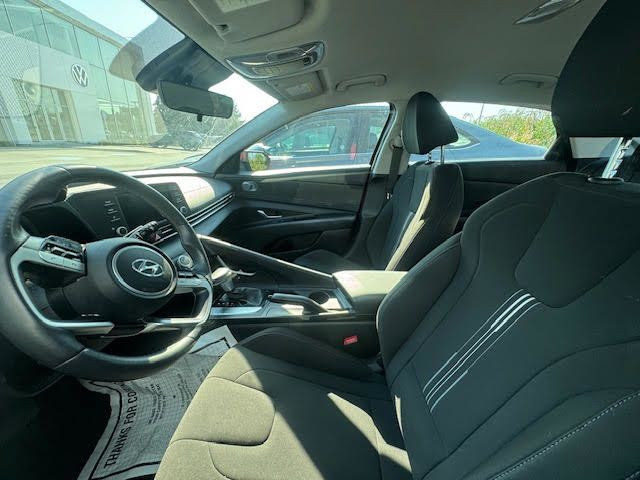 2023 Hyundai Elantra Preferred | Apple CarPlay | Heated Seats in Cars & Trucks in Tricities/Pitt/Maple - Image 4