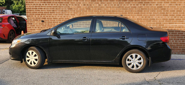 2010 Toyota Corolla 4dr Sdn Auto CE in Cars & Trucks in Oakville / Halton Region - Image 4
