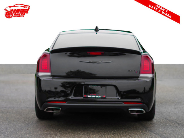 2022 Chrysler 300 S V6, Panoramic Roof, Apple Carplay, Alloys. in Cars & Trucks in Mississauga / Peel Region - Image 4
