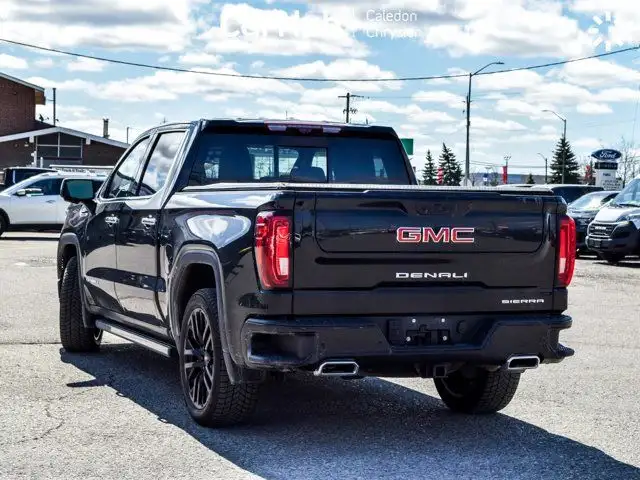 2023 GMC Sierra 1500 Denali 4WD Crew Cab 147 Diesel Sunroof in Cars & Trucks in Mississauga / Peel Region - Image 17