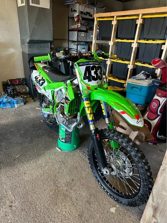 2020 KAWASAKI KX450-GREEN! in Dirt Bikes & Motocross in Delta/Surrey/Langley - Image 4